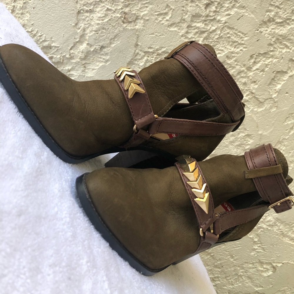 NEW!! GIANI BINI “DERRYN” STYLE ANKLE BOOTS.